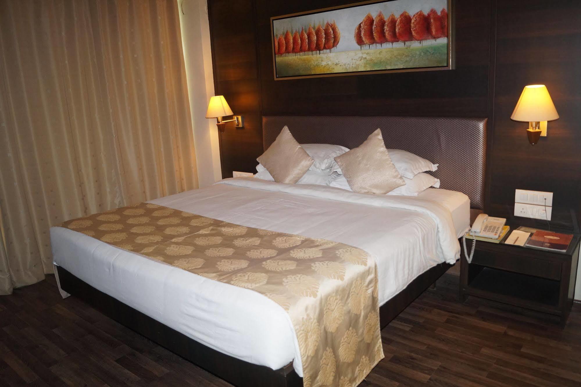 The President-A Boutique Hotel Ahmadábád Exteriér fotografie